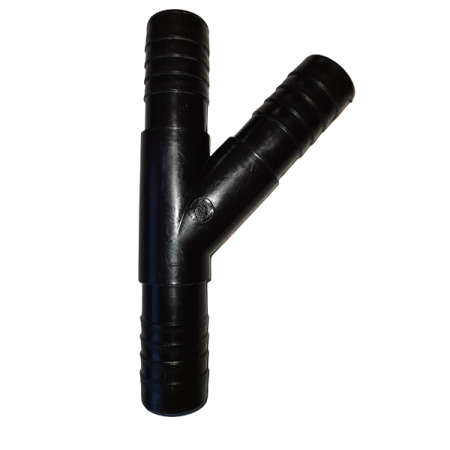 Forquilha de plástico de medidas diversas, coloca-se no tubo com um pouco de aquecimento e fixa-se com uma abraçadeira.